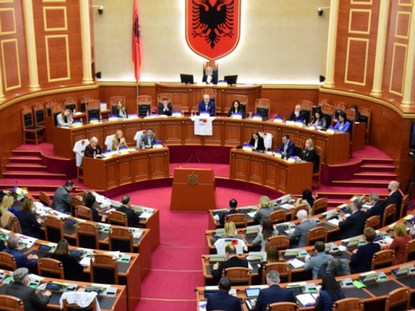 Kuvendi i Shqipërisë nuk e voton rezolutën për njohjen e gjenocidit në Srebrenicë, Berisha shpërthen ndaj Ramës