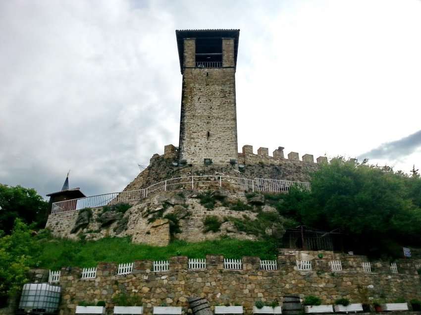 Restaurohet Kalaja e Prezës, u dëmtua nga tërmeti. Kim: Të mësojmë nga e shkuara