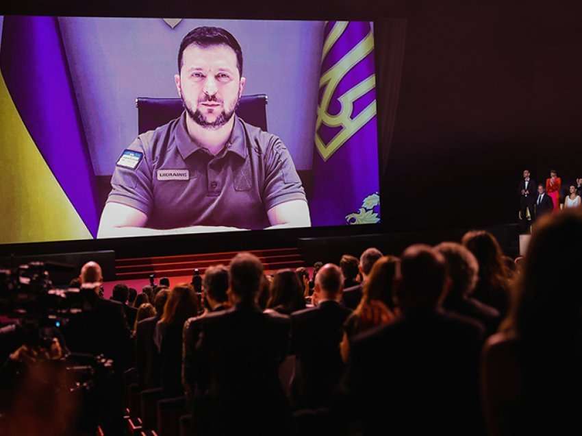 Zelensky tërheq paralele mes luftës, diktatorëve dhe gjendjes së rëndë të Ukrainës në Festivalin e Filmit në Kanë
