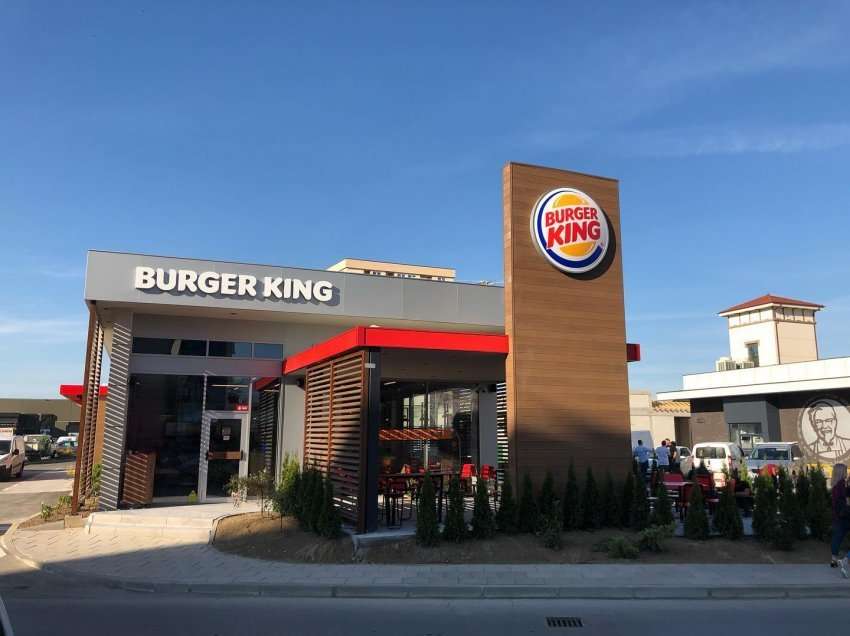 Skandaloze/ “Mashtrimi” apo mos koordinim me çmime ne Burger King Kosova
