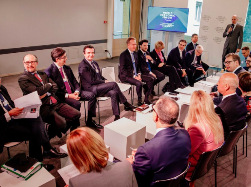 Kurti e Vuçiq përballë njëri-tjetrit në Forumin Ekonomik në Zvicër