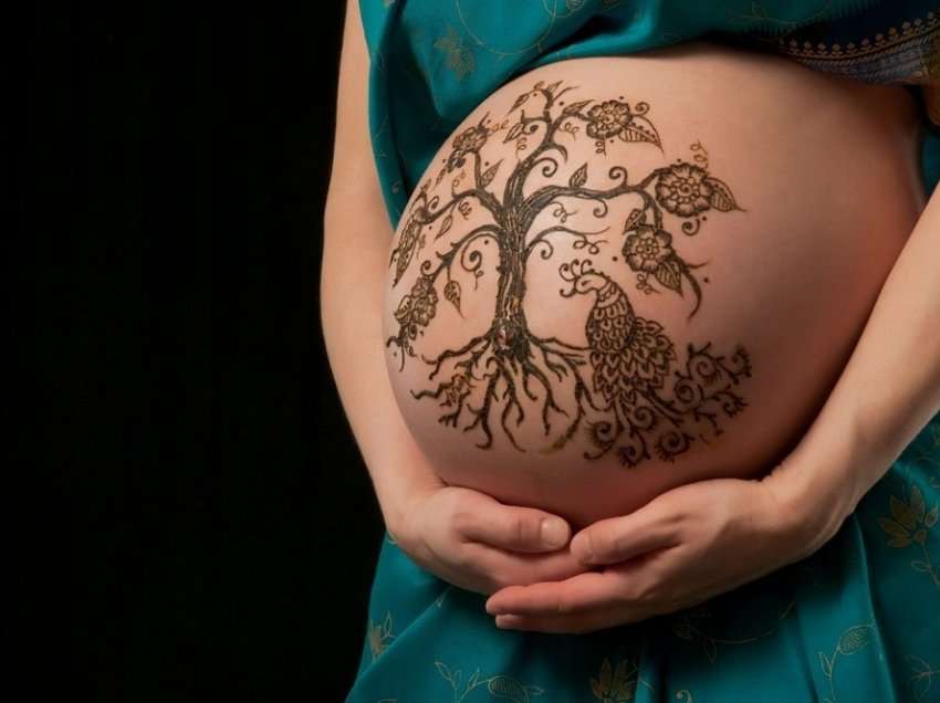 A është e sigurt të bësh një tatuazh në shtatzëni