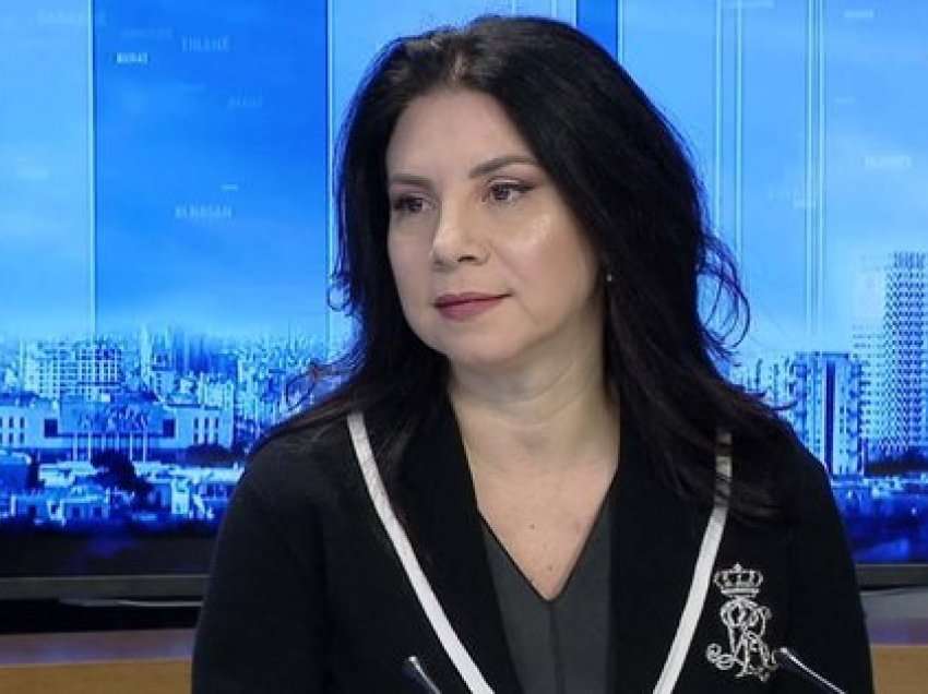 Dhunimi i nënës së dëshmorit, shpërthen në lot gazetarja shqiptare