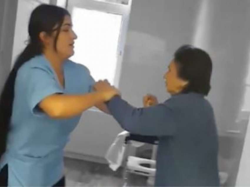 Raportohet se e moshuara e dhunuar në Pejë nga infermieret është nënë e dëshmorit të luftës
