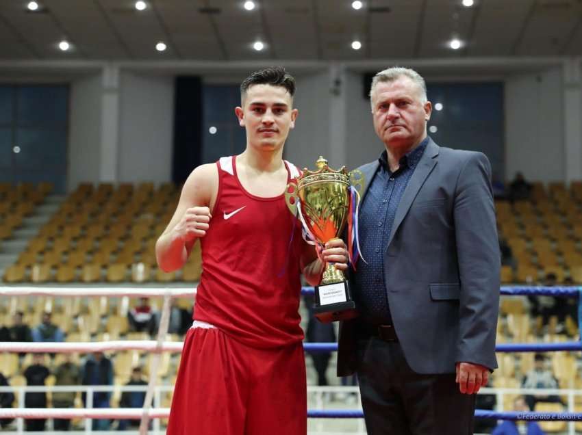 Erdonis Maliqi, boksieri më i mirë i turneut “Agim Rashiti” 