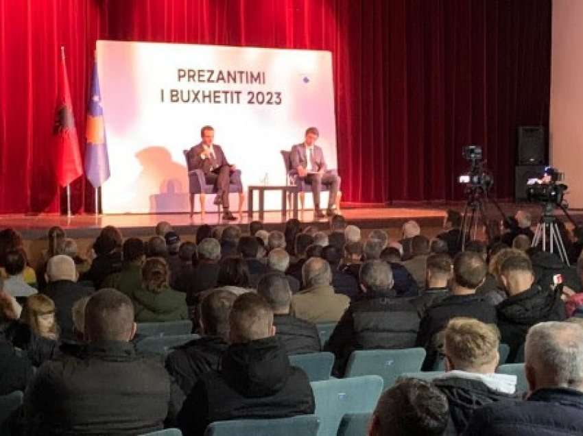 Kryeministri Kurti prezanton buxhetin e vitit 2023 në Mitrovicë