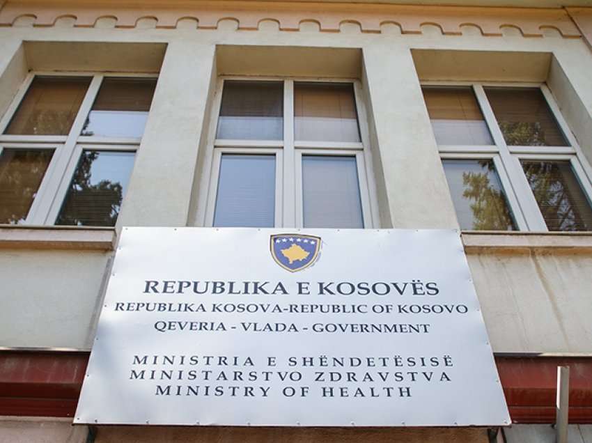 Ministria e Shëndetësisë heq dorë nga kontrata kolektive