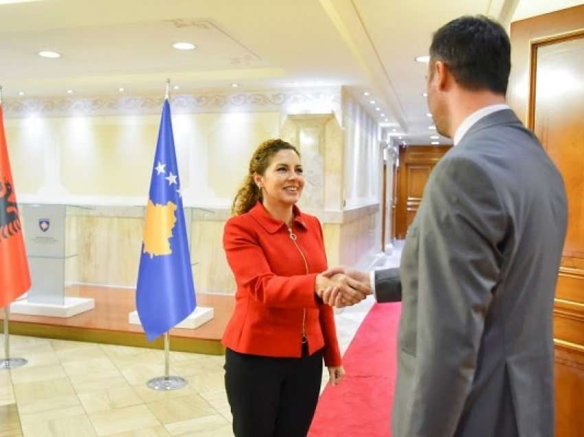​Xhaçka premton mbështetje për integrimin euro-atlantik të Kosovës
