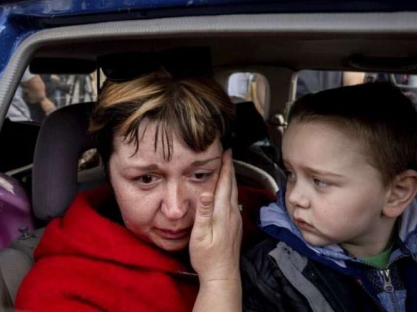 “Njerëzit po ngrijnë”, eksperti ngre alarmin: Europa duhet të përgatitet për mijëra refugjatë ukrainas këtë dimër