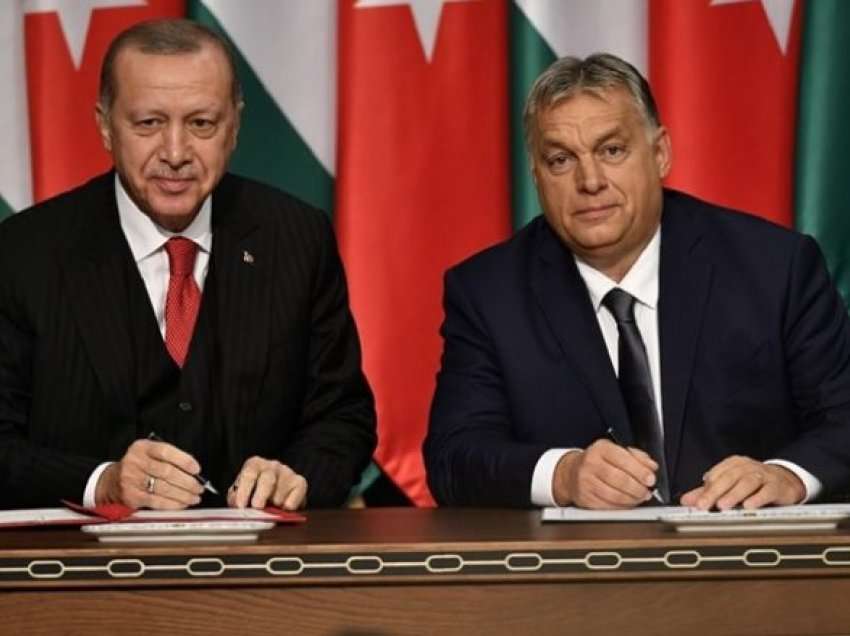 Turqia dhe Hungaria vazhdojnë të bllokojnë hyrjen e Suedisë dhe Finlandës në NATO