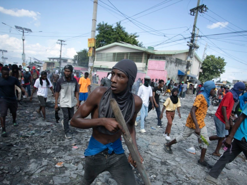 Haiti kërkon ndihmë të jashtme ushtarake për të menaxhuar krizën me banda