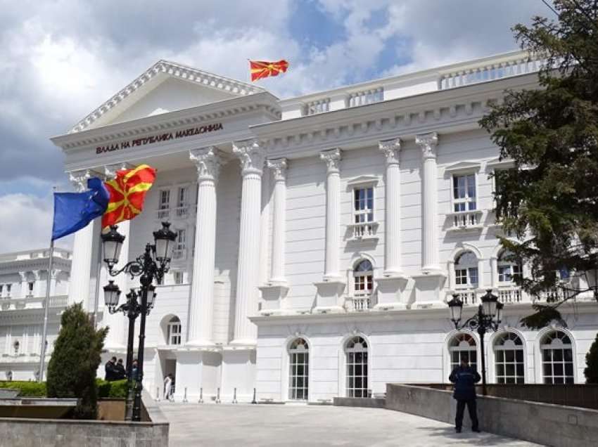 Sot Qeveria e Maqedonisë mban seancë, diskutojnë masat anti-krizë për qytetarët dhe kompanitë