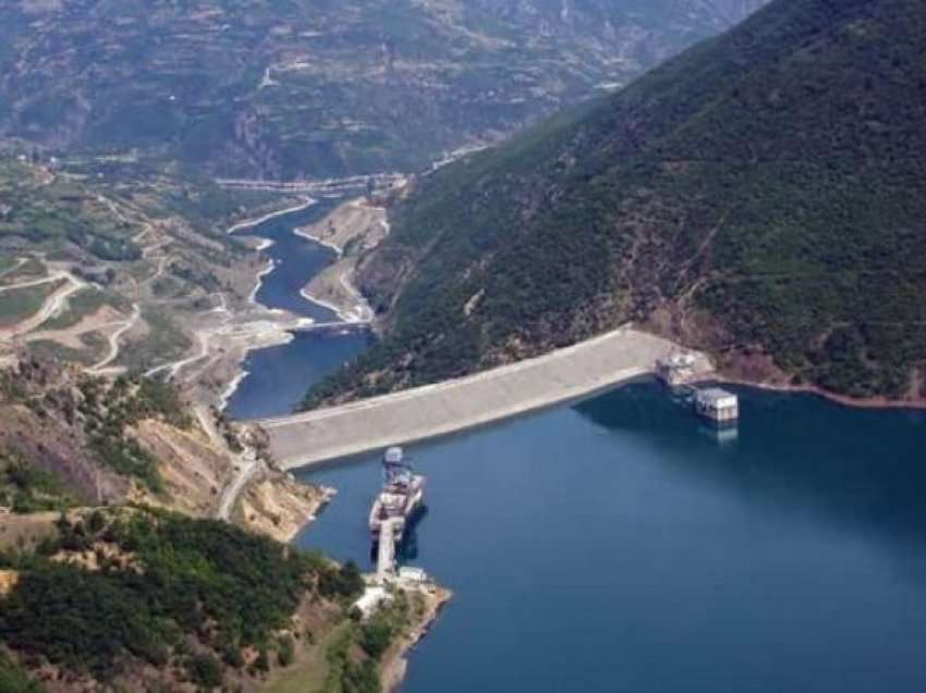 Shqipëria importon 1.5 mln euro energji elektrike për dy ditë