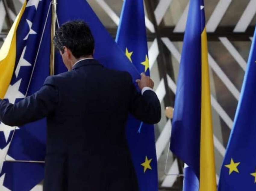 Mediat boshnjake: Komisioni Evropian do të rekomandojë që Bosnjës t’i jepet statusi i kandidatit për anëtarësim në BE