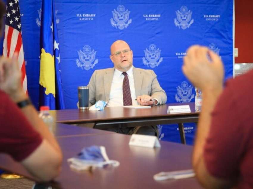 Hovenier-serbëve të Veriut: Vendimi për targat në përputhje me marrëveshjet e Brukselit, na shqetëson vetëm afati i zbatimit