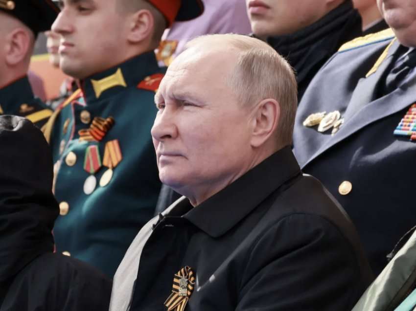 Grushtet e shtetit në Kremlin: Çfarë thotë historia për të ardhmen e Putinit