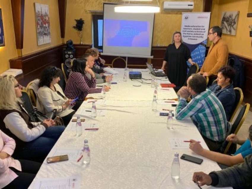 ​Mësimdhënësit e komuniteteve në Mitrovicë trajnohen për edukimin medial