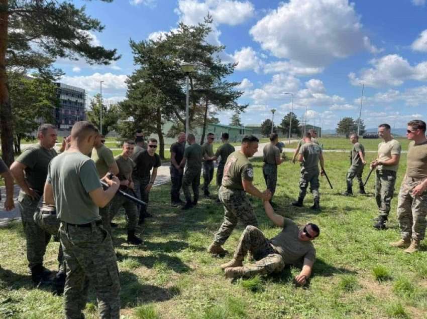 Marinsat amerikanë trajnuan policët ushtarakë të FSK-së