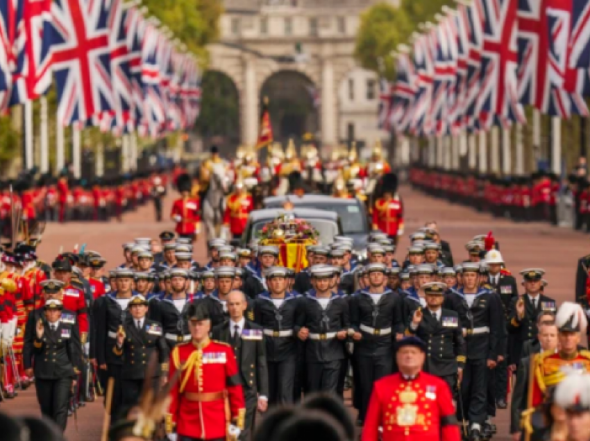 Ja sa njerëz e panë nga afër funeralin e Mbretëreshës në Londër