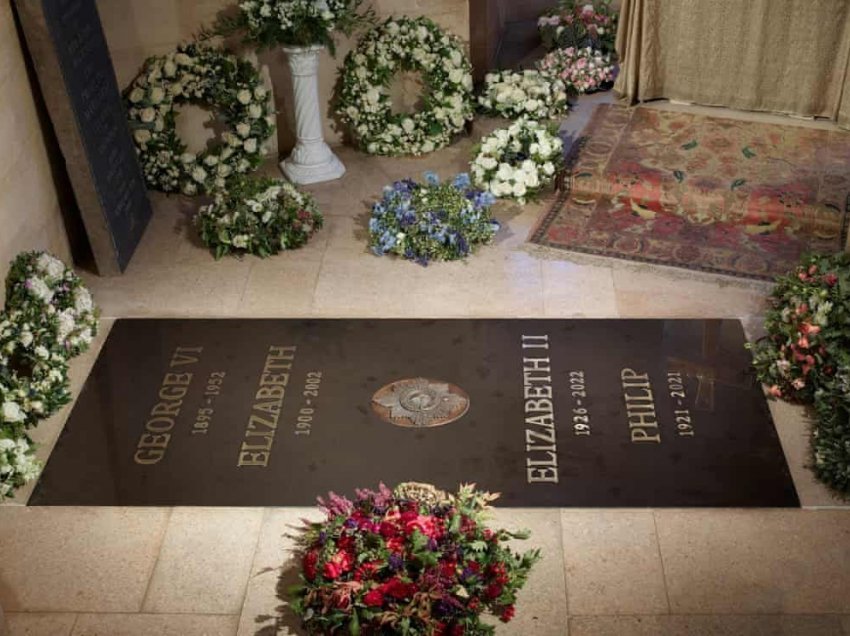 Publikohet fotoja e parë e varrit të mbretëreshës Elisabeth II!
