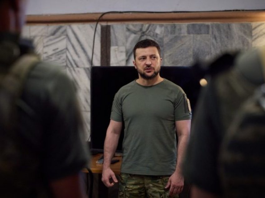 Zelensky takohet me komandantët ushtarakë dhe diskuton “de-okupimin e mëtejshëm” të territorit ukrainas