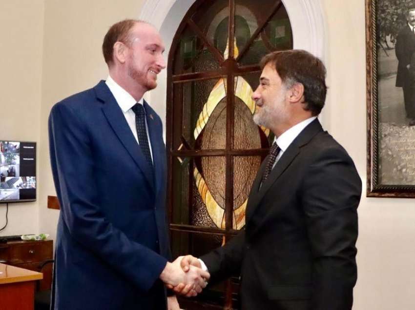 Nga shqetësimi për amnistinë fiskale tek pasaportat “e arta”, zbardhet takimi i Alibeajt me ambasadorin e Britanisë në Tiranë