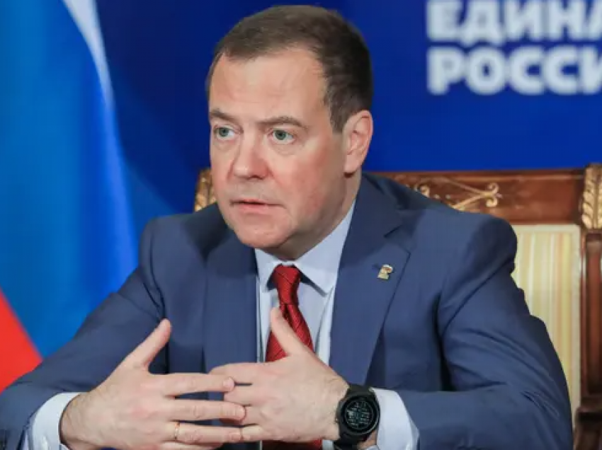Medvedev: Nuk është blof, Rusia ka të drejtë të përdorë armët nukleare