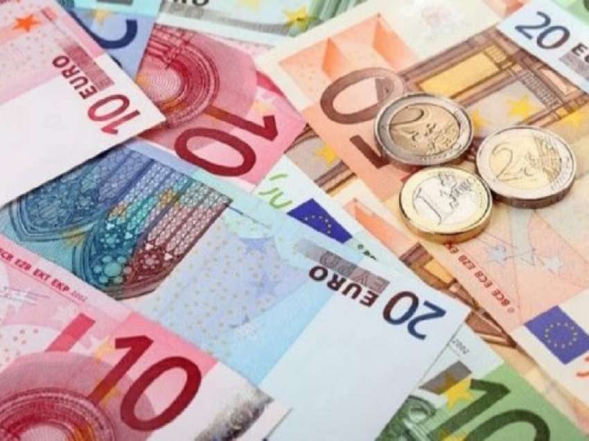 ​Raportohen pesë raste të dyshuara për falsifikim të 50 dhe 100 eurove