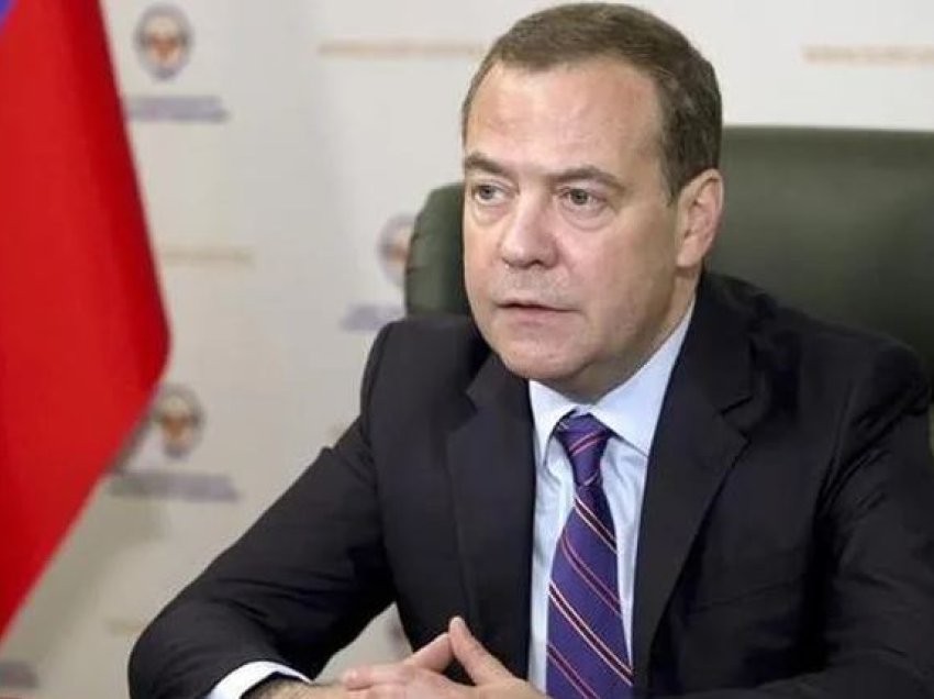 Medvedev: Rusia do të vë në shënjestër paqeruajtësit e NATO-s nëse ata vendosen në Ukrainë