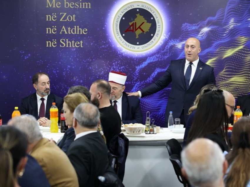 Haradinaj shtron iftar për Bashkësinë Islame të Kosovës