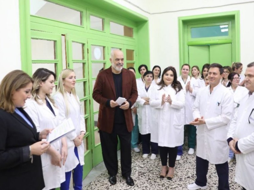Paga e mjekëve në Shqipëri shkon në mbi 1,500 euro – infermierët do të paguhen 770 euro