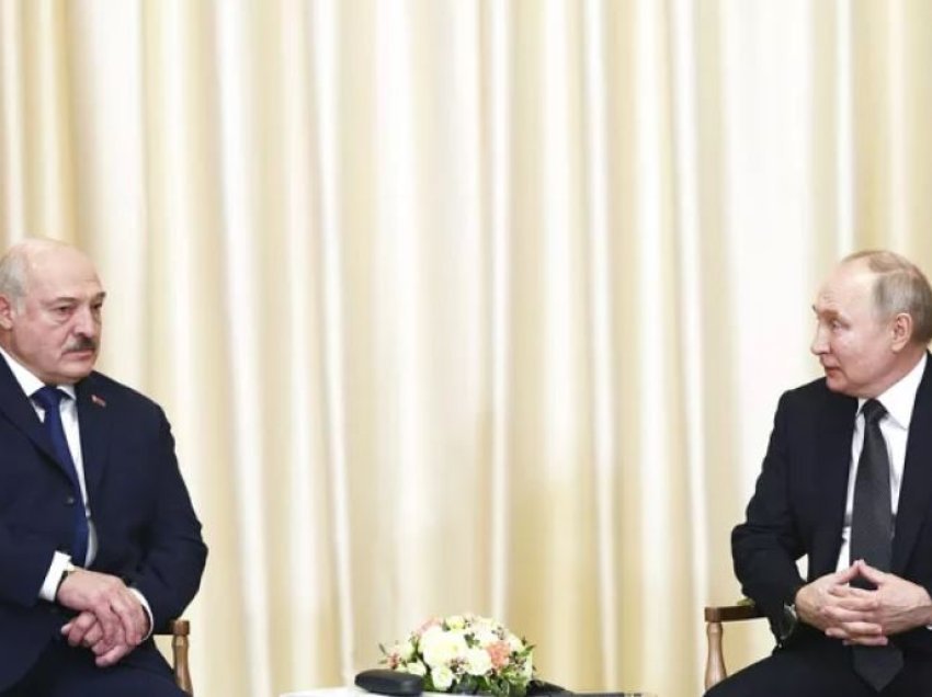 Putin dhe Lukashenko nisin samitin në Moskë për të diskutuar rreth armëve