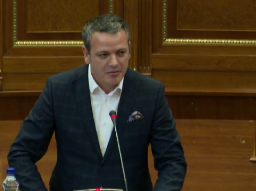 Arben Gashi: Kurti ia kaloi Thaçit e Mustafës për lëshime ndaj Serbisë