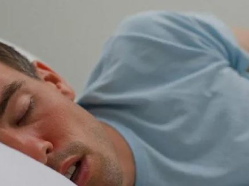Gjumi i tepërt lidhet me sulmin në tru