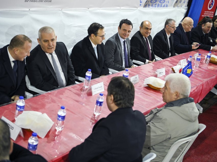 Kryeministri Kurti ishte i ftuar në iftarin e shtruar nga Oda Tregtare Kosovaro – Turke