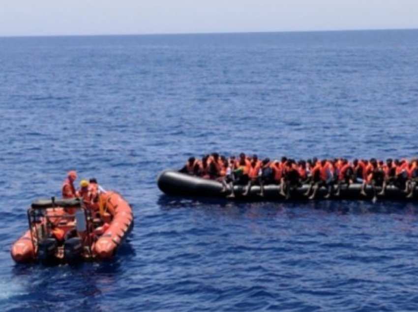 Fundoset varka me emigrantë, raportohet për 20 të zhdukur