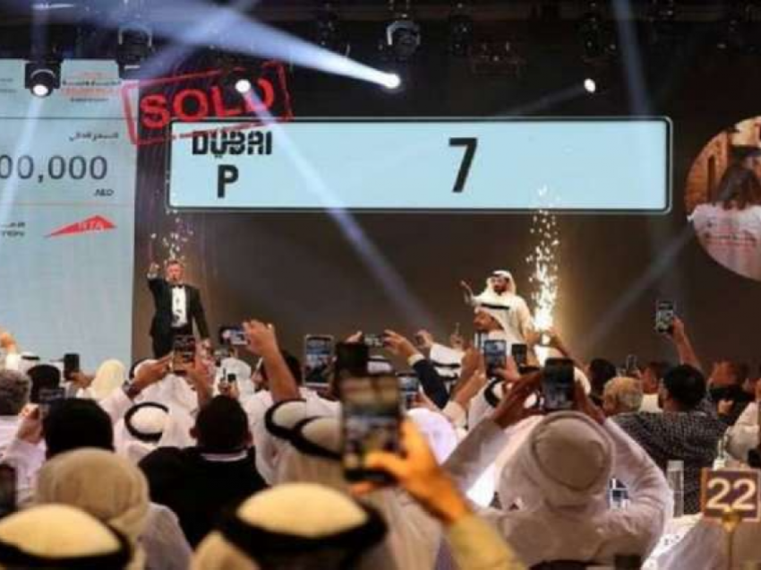 Targa “P7” shitet për 13.7 milionë euro në një ankand në Dubai