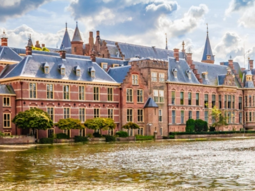 Alarm në Holandë, evakuohet parlamenti në Hagë