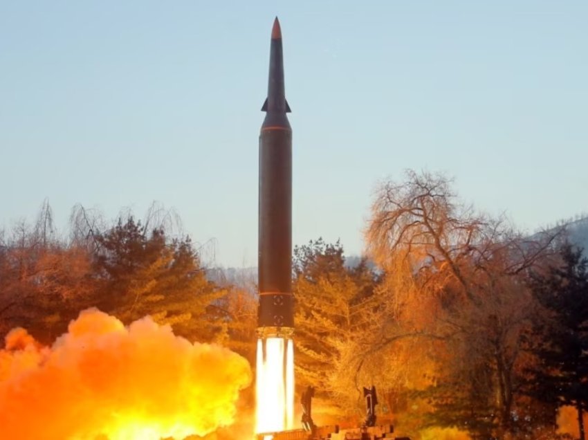 Koreja e Veriut deklarohet pasi testoi një raketë të re me rreze të gjatë veprimi
