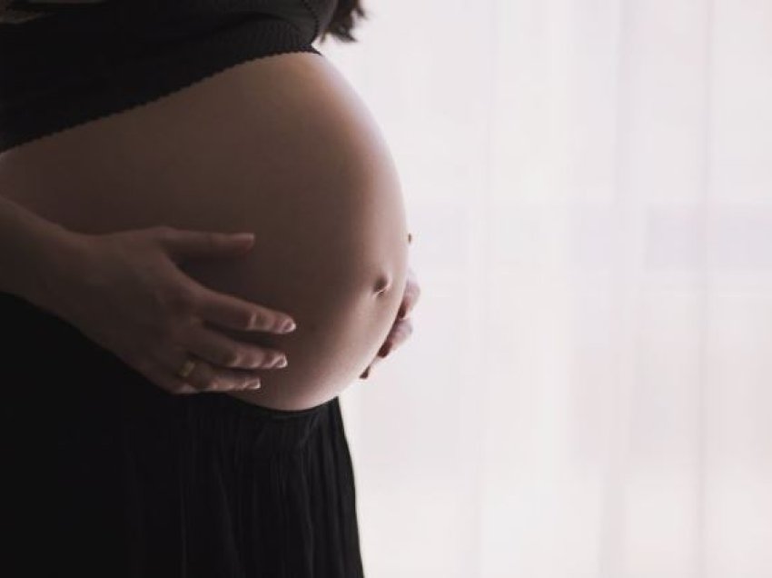Ilaçet për HIV gjatë shtatzënisë lidhen me rrezik më të lartë për vonesa në zhvillimin e fëmijës