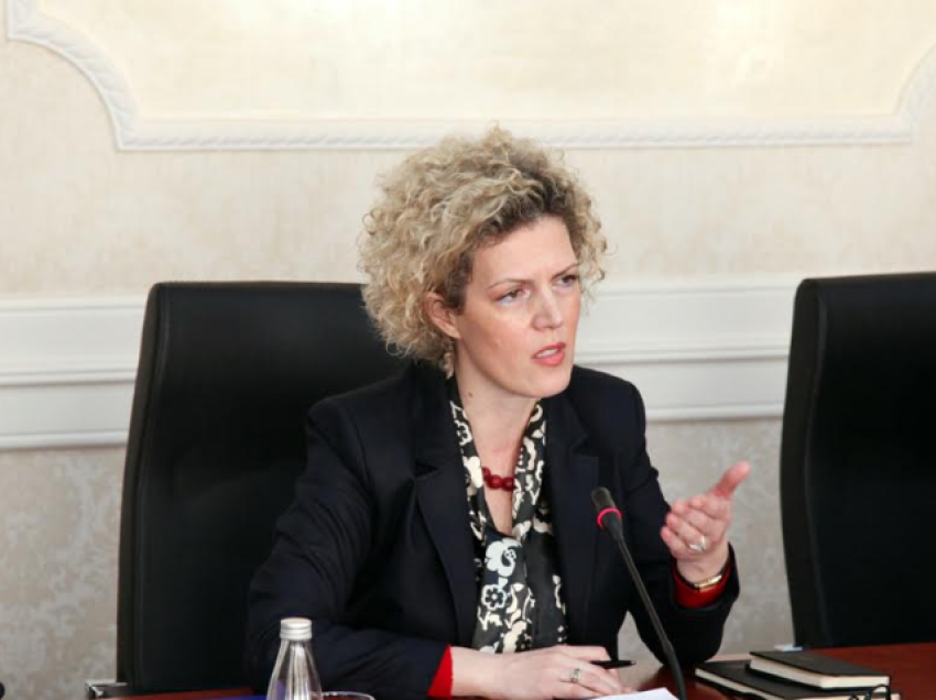 Ish-ministrja: Qytetarët e Kosovës mund të lëvizin pa viza edhe para 1 janarit të vitit 2024