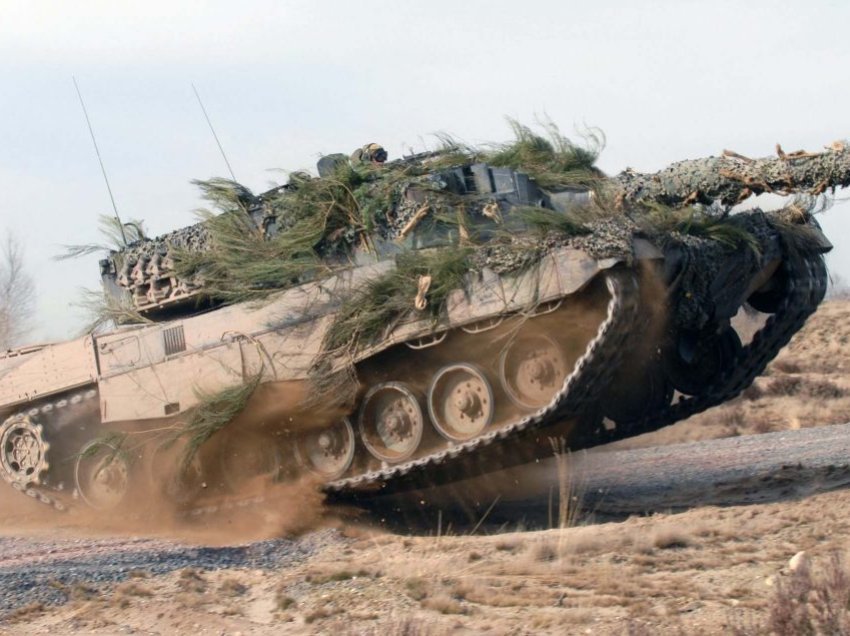 Danimarka dhe Holanda do të dërgojnë 14 tanke Leopard 2 në Ukrainë