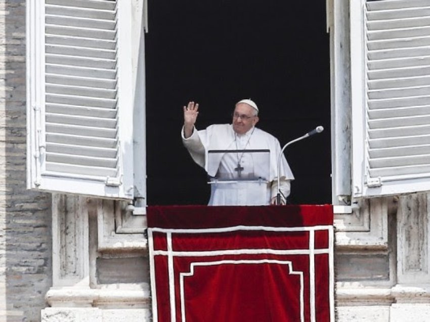 ​Papa Françesku shkon në Portugali mes debateve mbi skandalin e abuzimeve