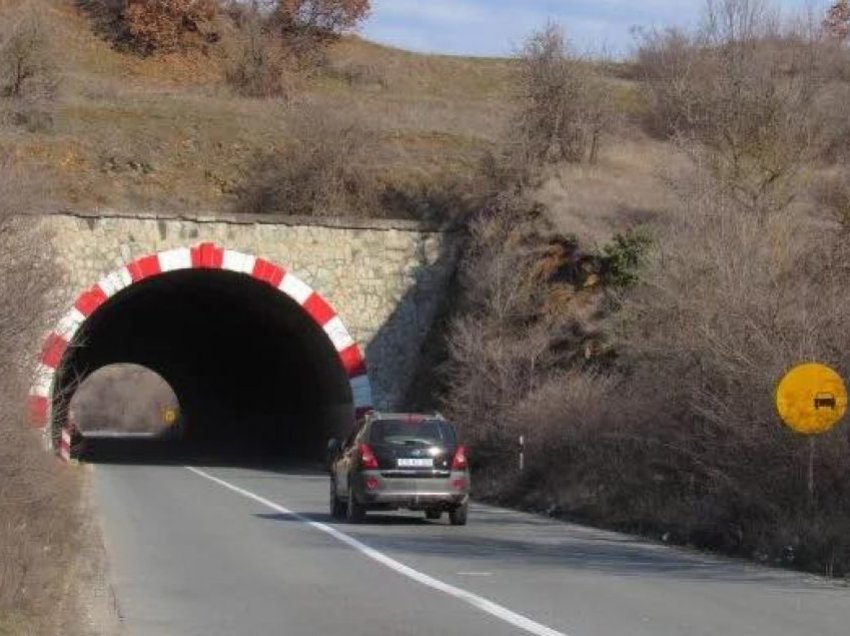 Grubi: Rikonstruktimi i tunelit në rrugën Shkup-Bllacë do të përfundojë në tetor