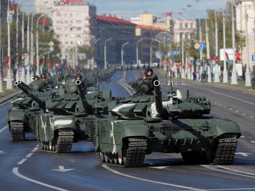 Bjellorusia nis stërvitjet ushtarake pranë kufirit polak dhe lituanez mes tensioneve të përshkallëzuara