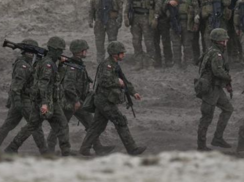 Polonia do të dërgojë 1000 trupa shtesë në kufi me Bjellorusinë