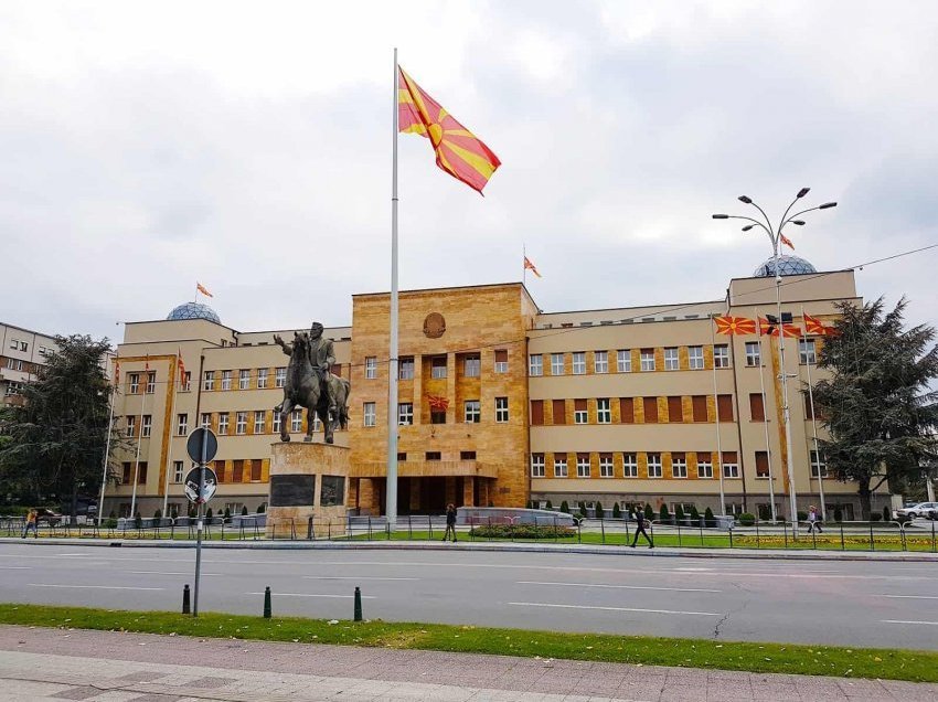 Pushteti në Maqedoni pret mbështetje automatike për Manifestin