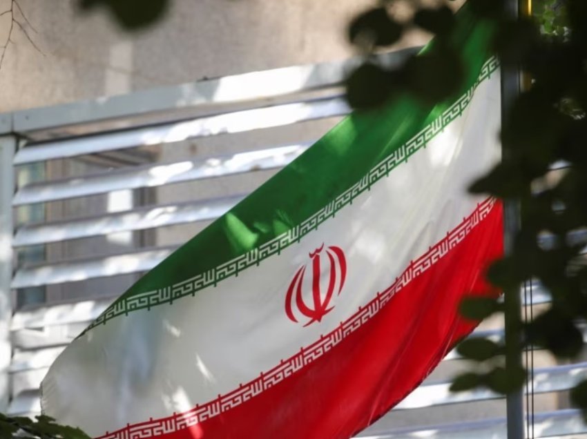 Irani thotë se ka siguruar teknologji për raketa supersonike