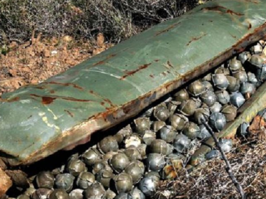 Kievi i dorëzon Pentagonit raport mbi përdorimin e municioneve thërrmuese
