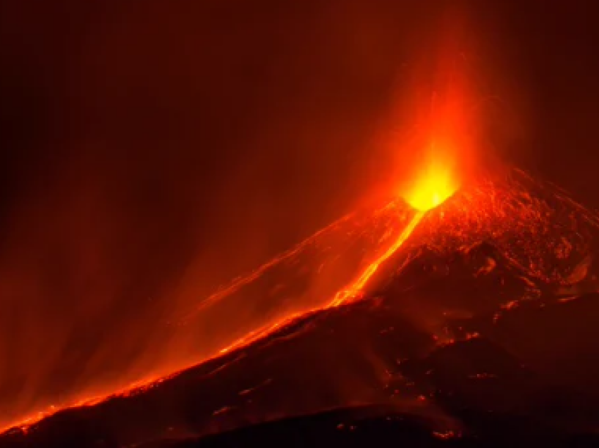 Shpërthen vullkani Etna